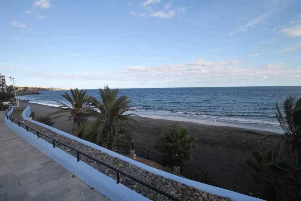 Bonito Apartamento Con Vista Al Mar Playa Del Aguila  Exterior photo
